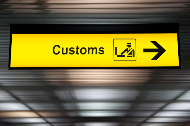 airport-customs