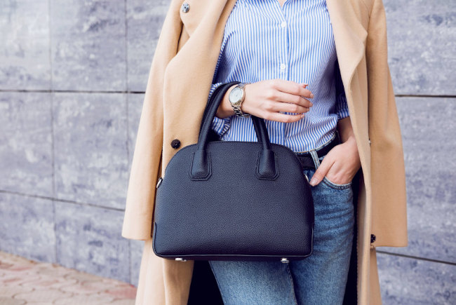 etiquette-tips-to-wear-luxury-bags