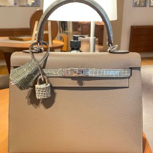 Hermès Kelly Touch & Sellier 25 Etoupe  18, Gris Tourterelle 81 Niloticus Crocodile Shiny, Epsom 2023 B