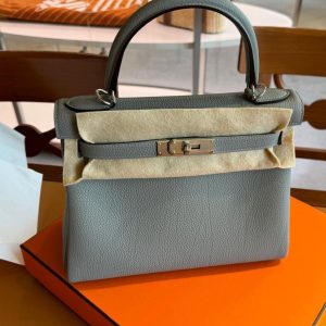 Hermès Kelly  28 Gris Mouette 4Z Togo 2024 W